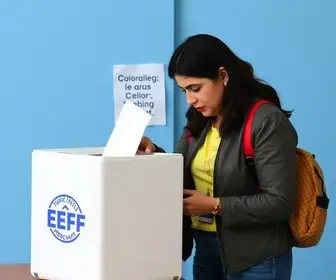 votação no EEEF Iris Valls